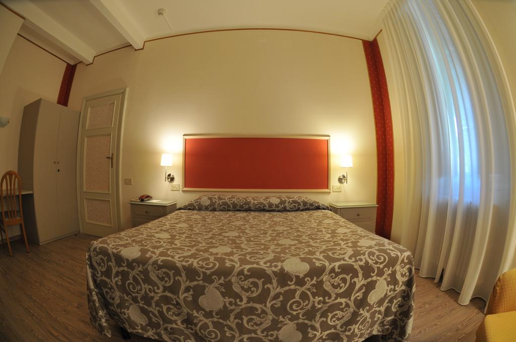 Hotel Stipino Lucca Phòng bức ảnh
