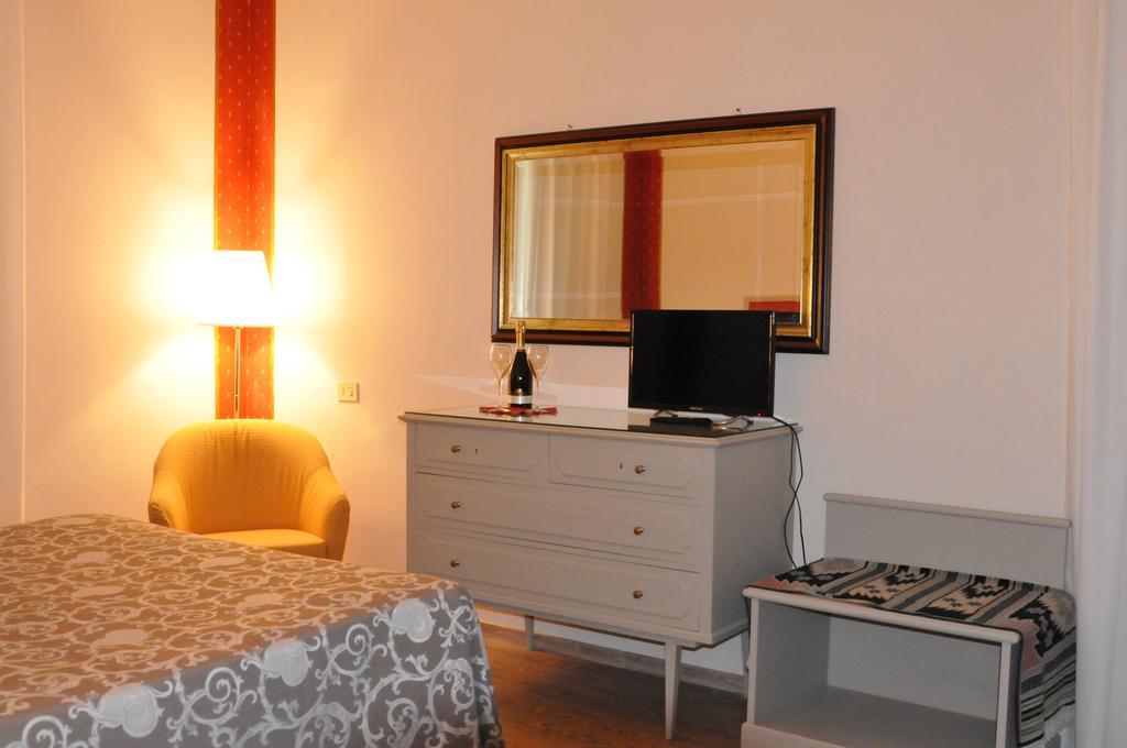Hotel Stipino Lucca Phòng bức ảnh